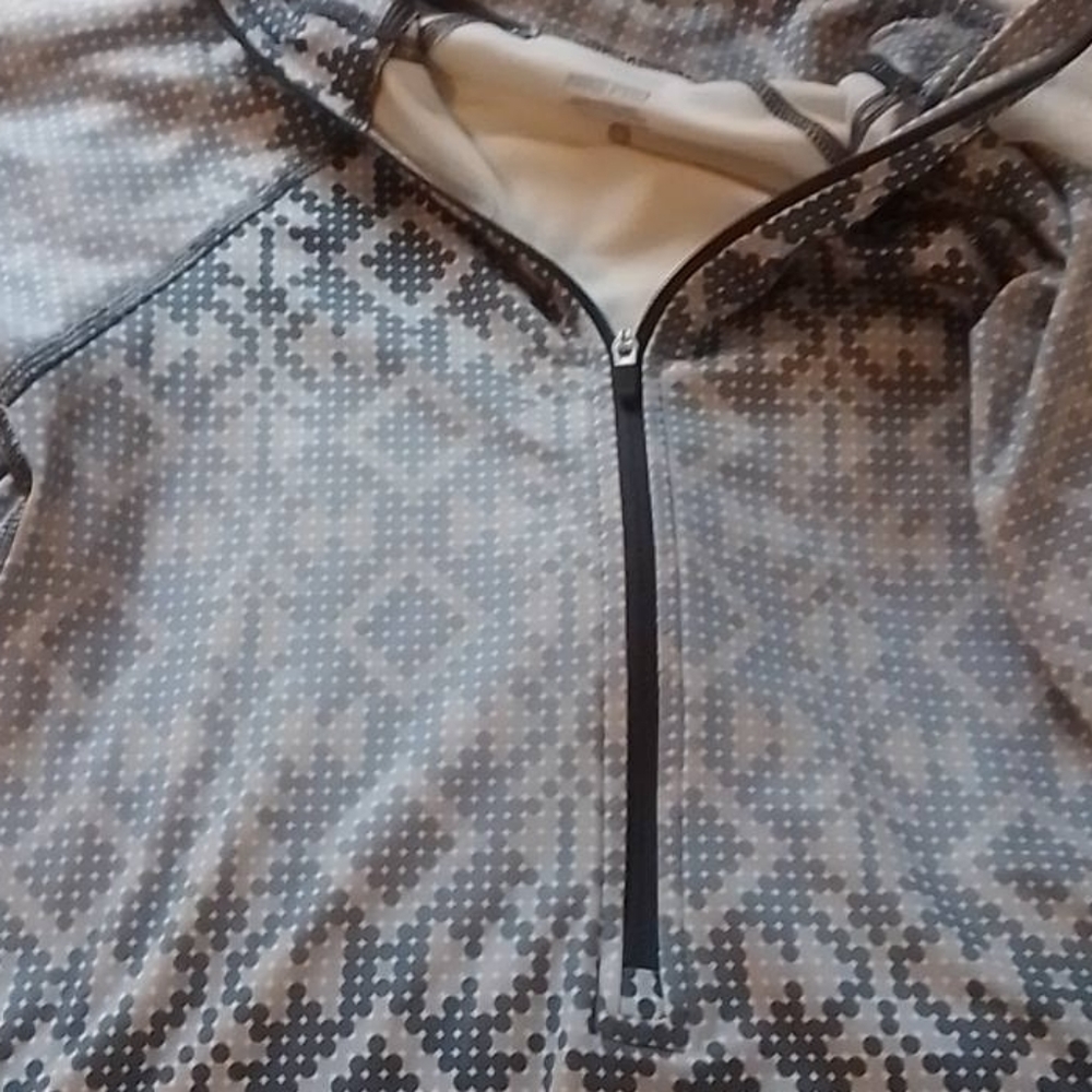 Nike half zip pullover. - Picture 4 of 4